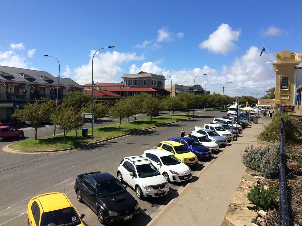 Adelaide - Semaphore Beach Front Bagian luar foto