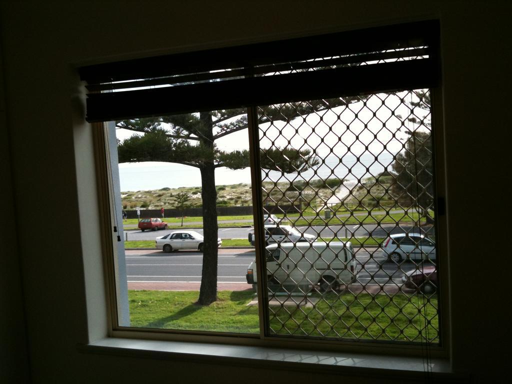 Adelaide - Semaphore Beach Front Bagian luar foto