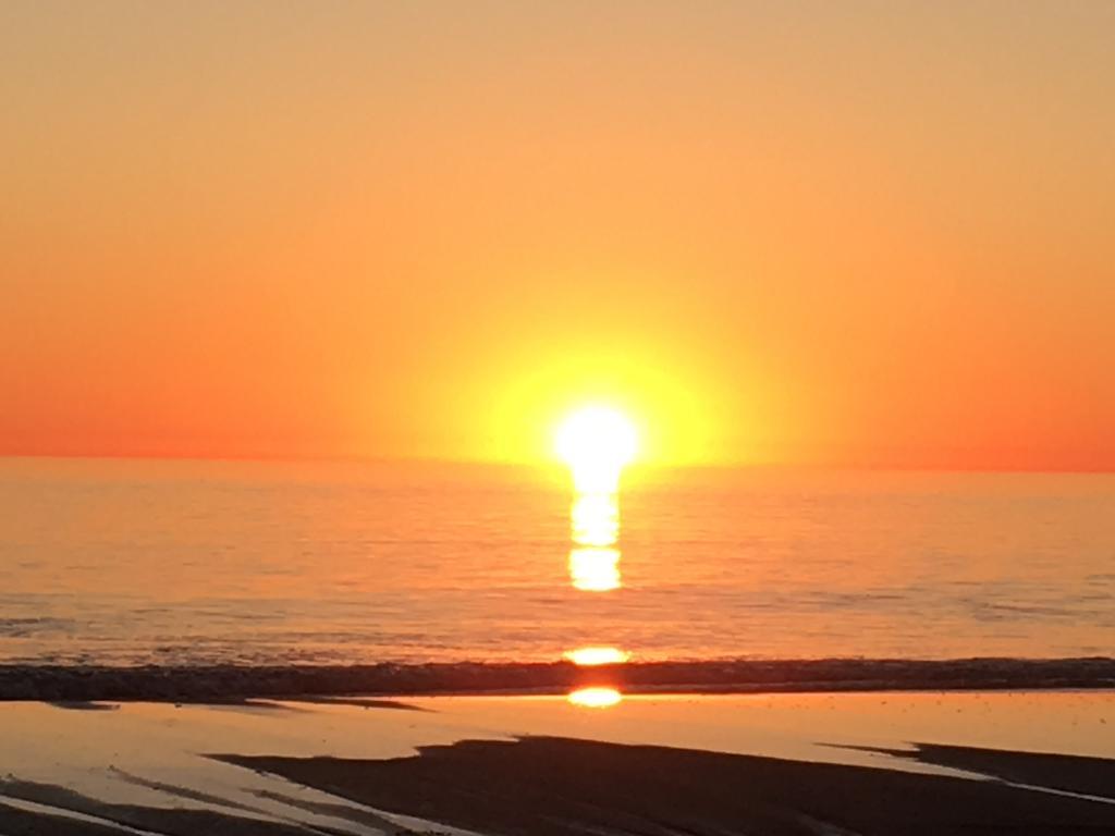 Adelaide - Semaphore Beach Front Bagian luar foto
